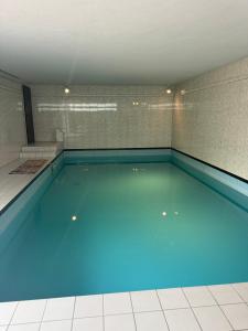 Wolkenzimmer mit 140 cm Bett im Erdgeschoss