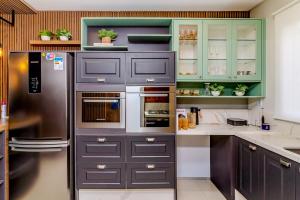 LUXO 3 Suítes 500m Praia Churras Meia Praia