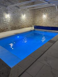 maison chaleureuse ,avec piscine, spa, Futuroscope