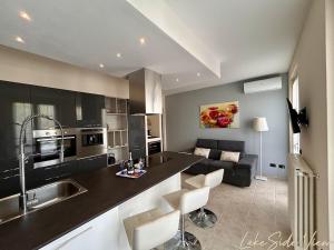 LakeSide View Apartment