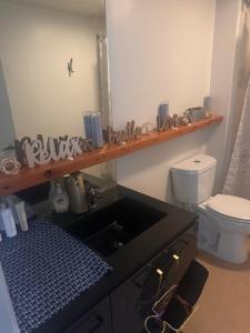 Townhome with fish Tank & Private Garage