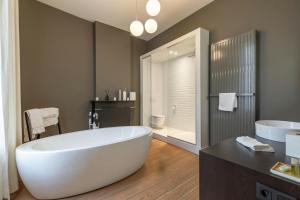 DeuxHommes Boutique B&B Massage & Spa