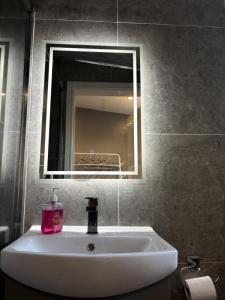 The Garden Studio - Private, Modern & Peaceful Stay Near Luton Airport