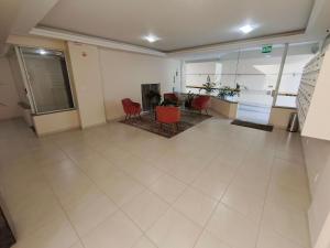 Aptos em prédio a 100 m da UFSC - EOSs