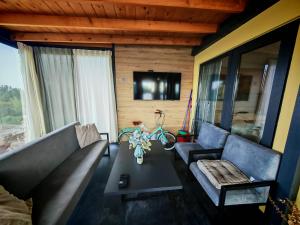 KastHouse Yellow by Vellaris, Luxury Mobile Home