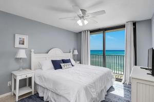 Beachfront 2BR with Panoramic Water Views