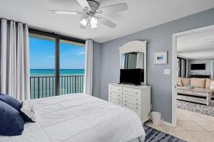 Beachfront 2BR with Panoramic Water Views