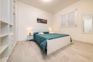 Villa with sea view, parking, Wi-Fi, and AC