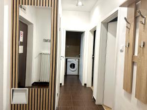 Prime Stay - Deluxe 2 Bedroom Family Apartment - Parking Included