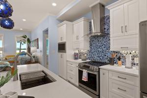 Nuestro Sueno, cottage at The Shores home