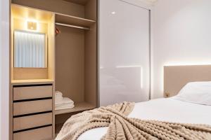 Villa Bisa II, jacuzzi and sea view