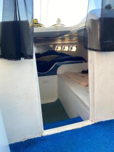 Lancha Pérola Negra - Vila Mágica