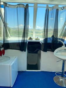 Lancha Pérola Negra - Vila Mágica