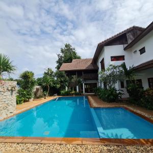 Clear Water Pool Villa