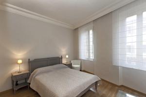 REF 847 - Cannes Center - Sea view apartment for rent