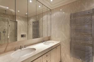 REF 847 - Cannes Center - Sea view apartment for rent