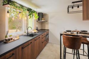 Cozy - Private Hot Tub & Garden - Fire Pit - Pet Friendly