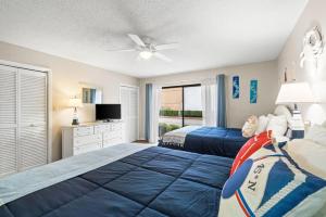 Edgewater Golf Villas #3105 by Book That Condo