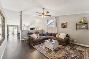 Desert Oasis STV QC Salt Pool and Baja Deck