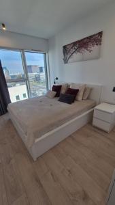 Towarowa 39 New York Apartment, free parking, air-conditioning, self check-in 24h