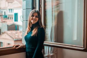 Elegant apartment with LIFT in historical 1600 Palace, a few min walk from San Marco Square