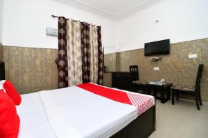 Hotel O Punjab Residency