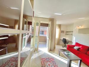 Nel Cuore di Viale Certosa, tra Centro Città, Rho Fiera Milano e Stadio San Siro, con parcheggio privato