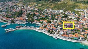 Award winning Garden Apartment with large Terrace and amazing Seaview