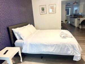 Miami Beach Escape, Walk to the Sand!