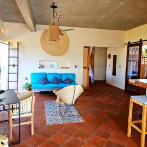 CaChueca Beach House with Pool, Roof and View