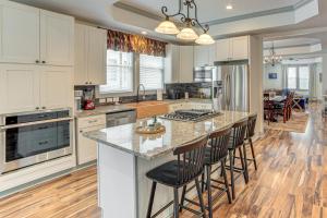 Outdoor Oasis 2 Mi to Downtown Dallas and Venues!