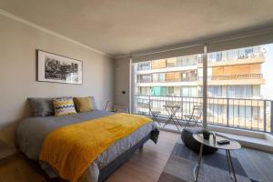 Chic Studio Retreat Steps from Costanera Center