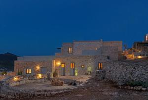 Themonies Luxury Suites Folegandros Greece