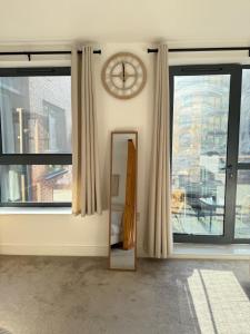 Cosy Spot, Lush views from Balcony, City Centre