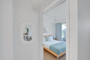 1 BR in Gold Coast City Center with Balcony Views