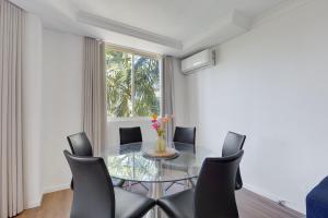 1 BR in Gold Coast City Center with Balcony Views