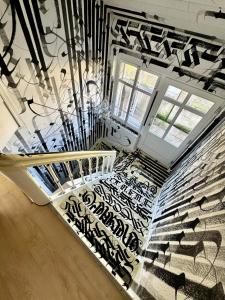 Aussergewöhnliche Loft Wohnung mit Hängenetzen und Schaukeln