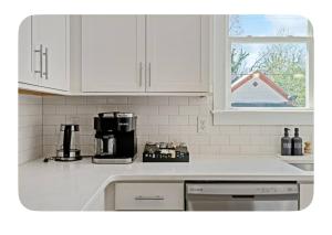 Brand New 3 Bed 3 Bath Modern Home in Downtown