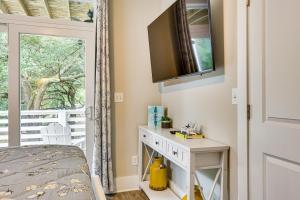 2 Mi to Boardwalk! Coastal Carolina Beach Hideaway