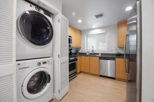 Waterfront Penthouse - Marina Views - Rooftop