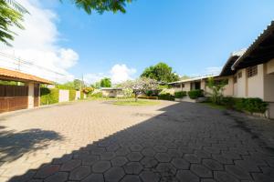 Casa Cres, Beachfront, Private Pools, Tennis and AC!