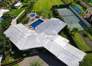 Casa Cres, Beachfront, Private Pools, Tennis and AC!