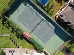 Casa Cres, Beachfront, Private Pools, Tennis and AC!