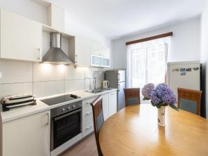 Guest House Rooms Rose- Comfort Double Room with Balcony and Sea View