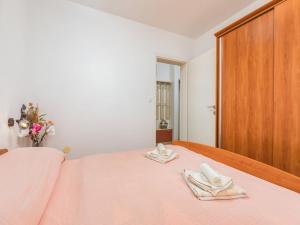 Apartment Dana - Two Bedroom Apartment with Terrace