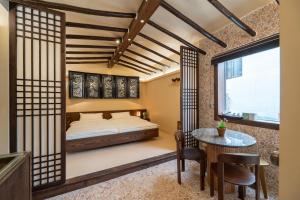 Koreas beauty in haeundae with Hinoki wooden bath