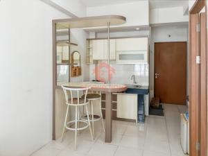 Cozy 2BR Pinewood Apt Jatinagor Pool
