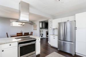 Modern 3BR w Yard Garage