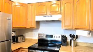 Midnight Sun - Near Airport and Shopping