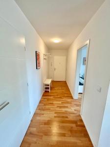 Modern Spacious Apartment with Free Parking